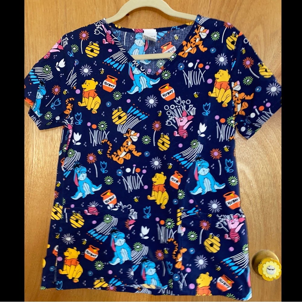 Disney Winnie the Pooh Scrub Top Size XS
